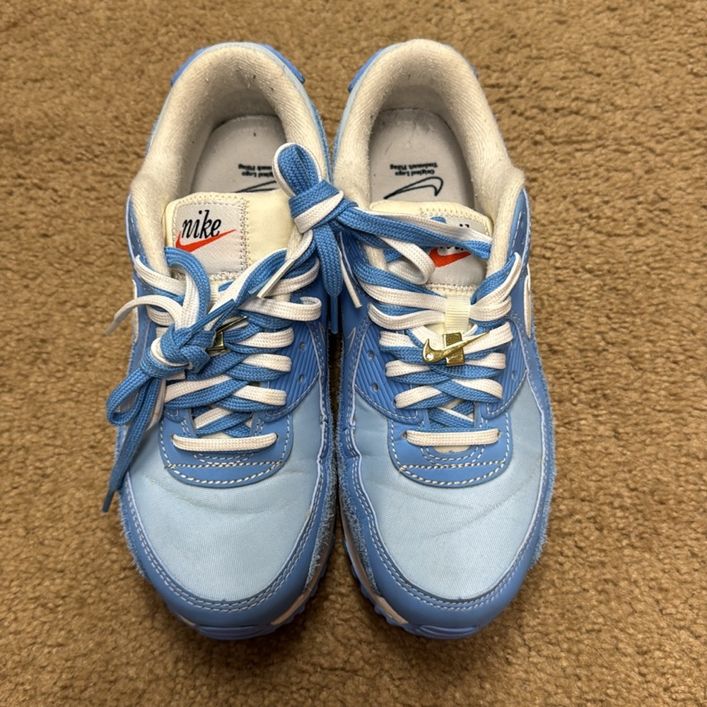 Nike women Air Max 90 SE First Use University Blue. Size 7 - Picture 2 of 5